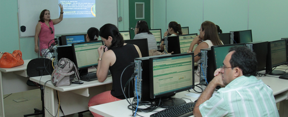 Gestores De Escolas Municipais Participam De Oficina Do Pdde Interativo Prefeitura Municipal De Manaus