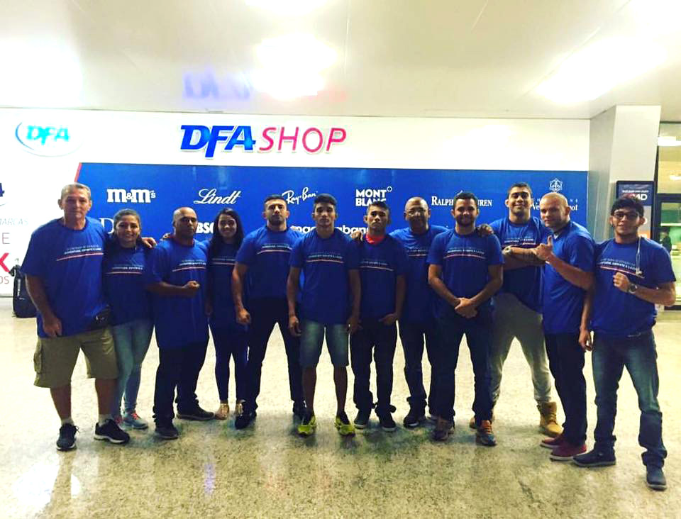 Atletas da luta olímpica se preparam para competição no Rio