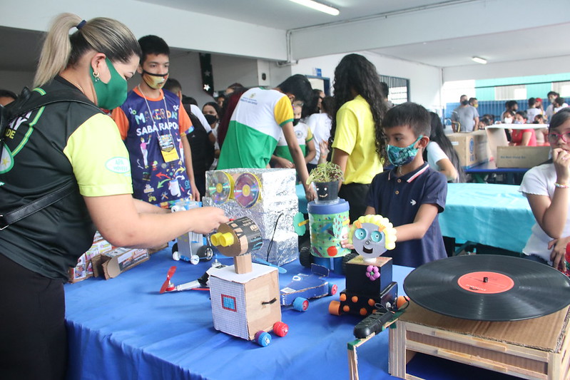 Alunos da rede municipal de Santos mostram talento com jogos, robótica e  programação
