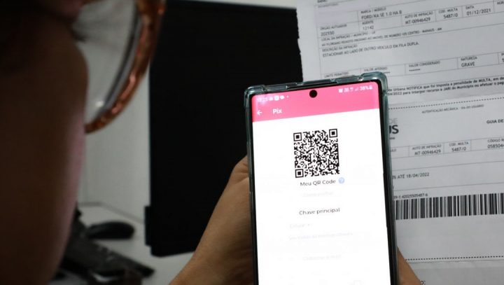 Pagamento de multas de trânsito pode ser feito por meio de PIX